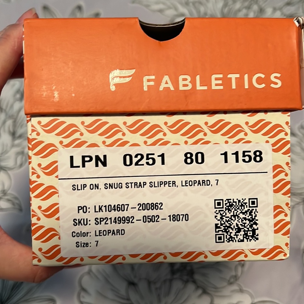Fabletics Snug Slipper Size 7 - Picture 5 of 5